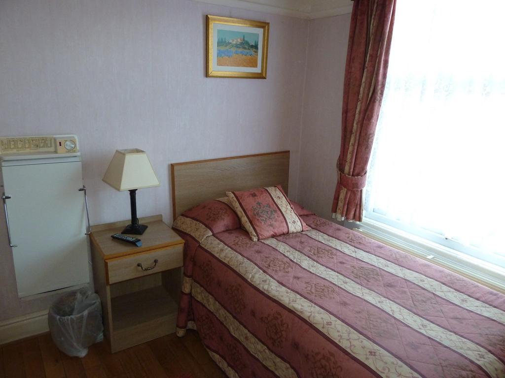 Villa Venezia Birkenhead Room photo
