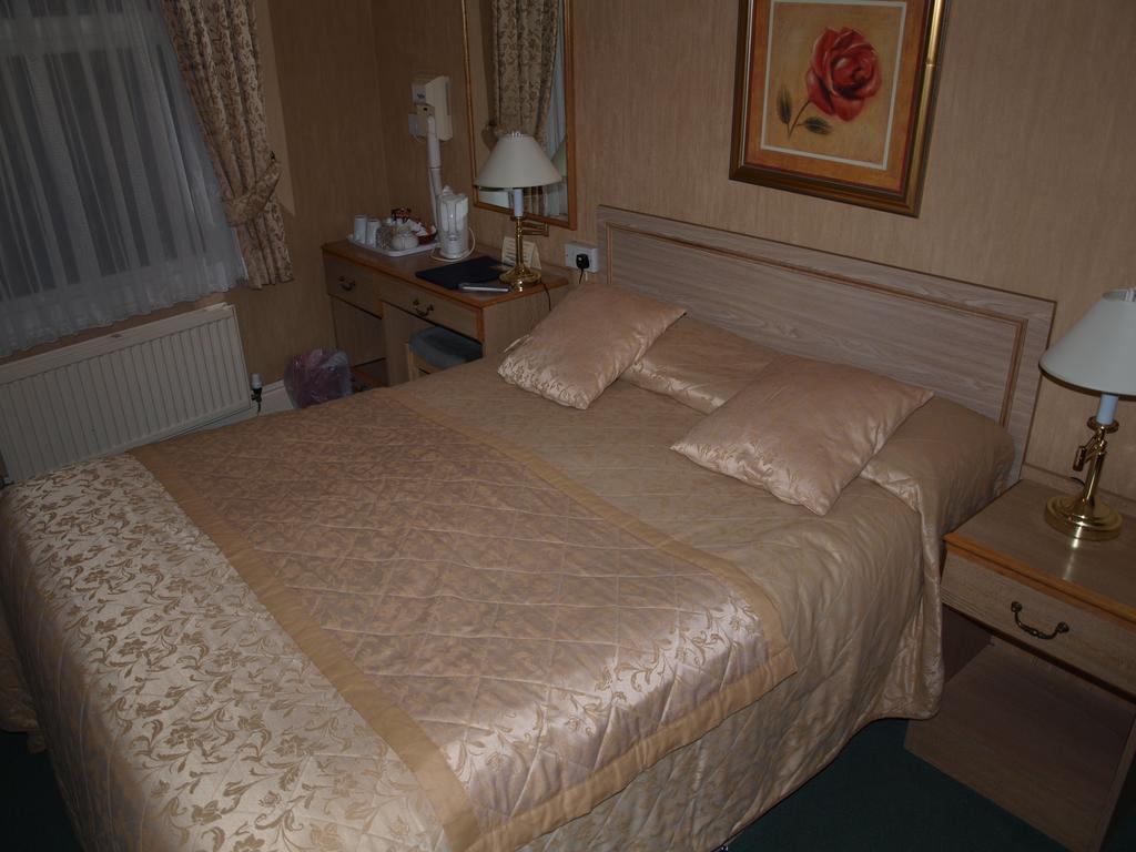 Villa Venezia Birkenhead Room photo