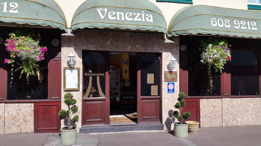 Villa Venezia Birkenhead Exterior photo
